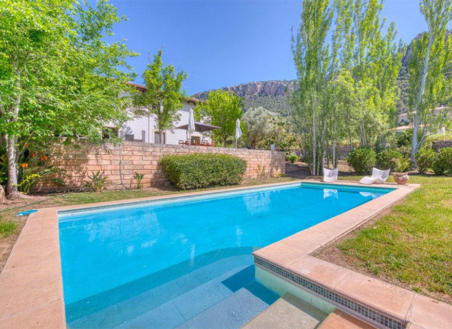 Resale - Villa - Esporles