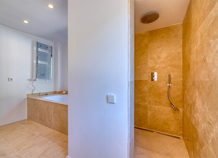 Resale - Villa - Esporles