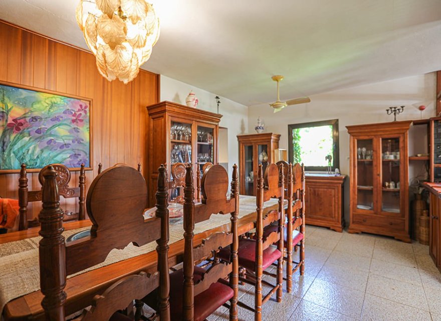 Resale - Villa - Esporles