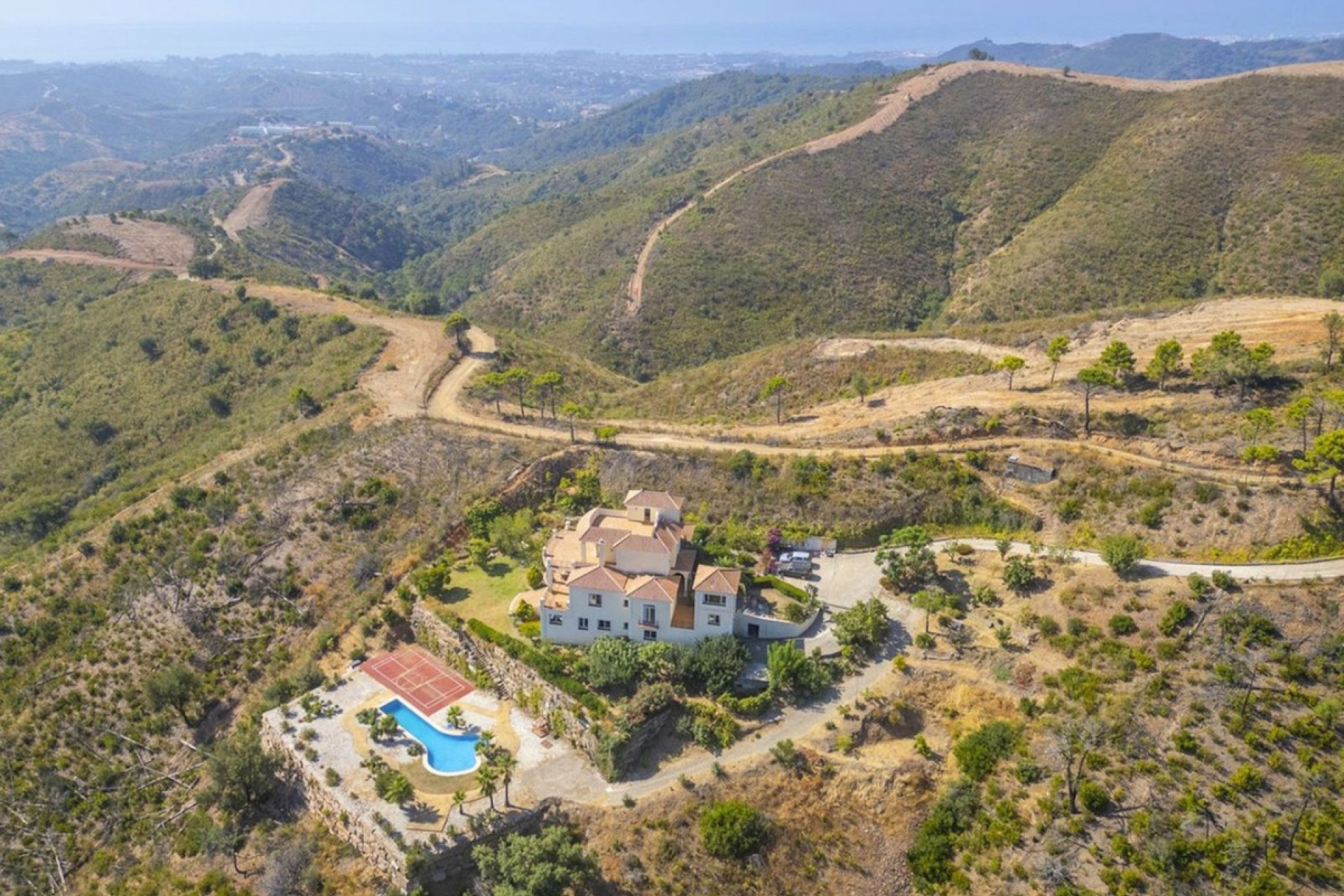 Resale - Villa - Еstepona - Costa del Sol