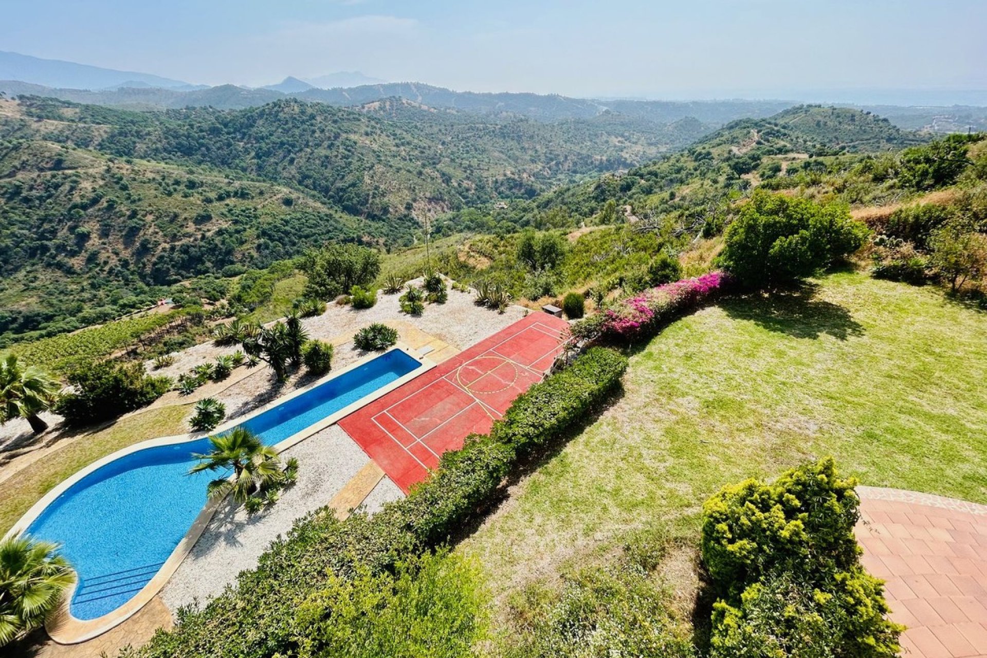 Resale - Villa - Еstepona - Costa del Sol