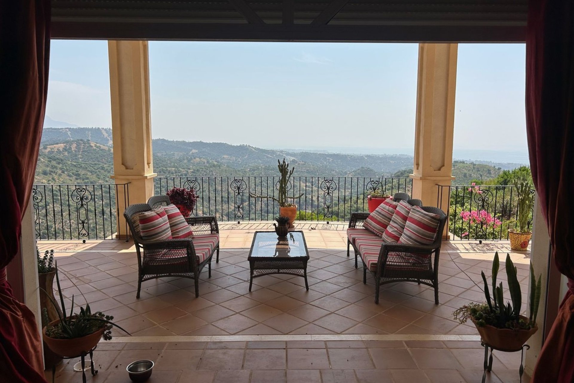 Resale - Villa - Еstepona - Costa del Sol