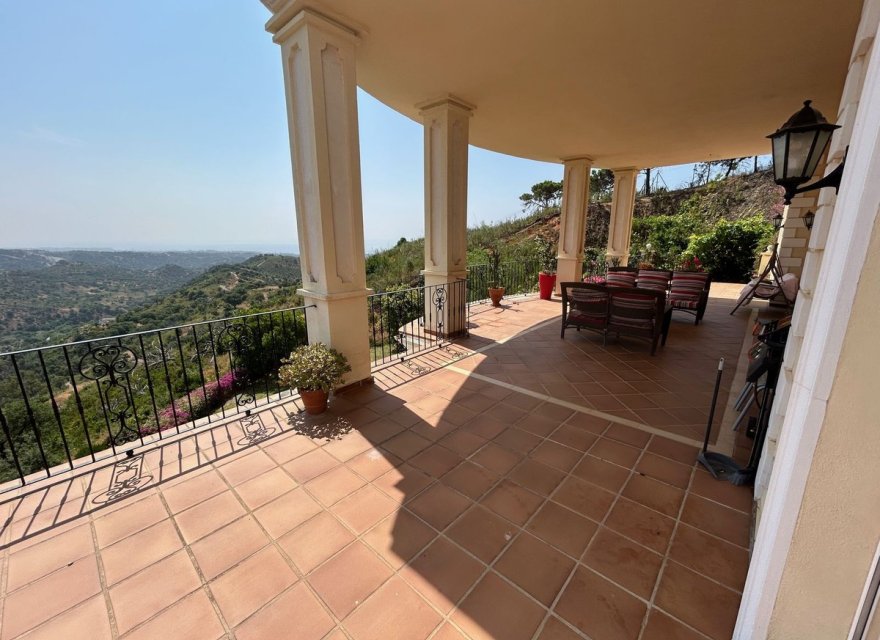 Resale - Villa - Еstepona - Costa del Sol