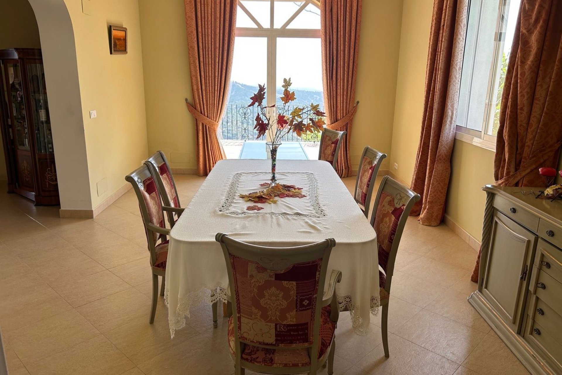 Resale - Villa - Еstepona - Costa del Sol