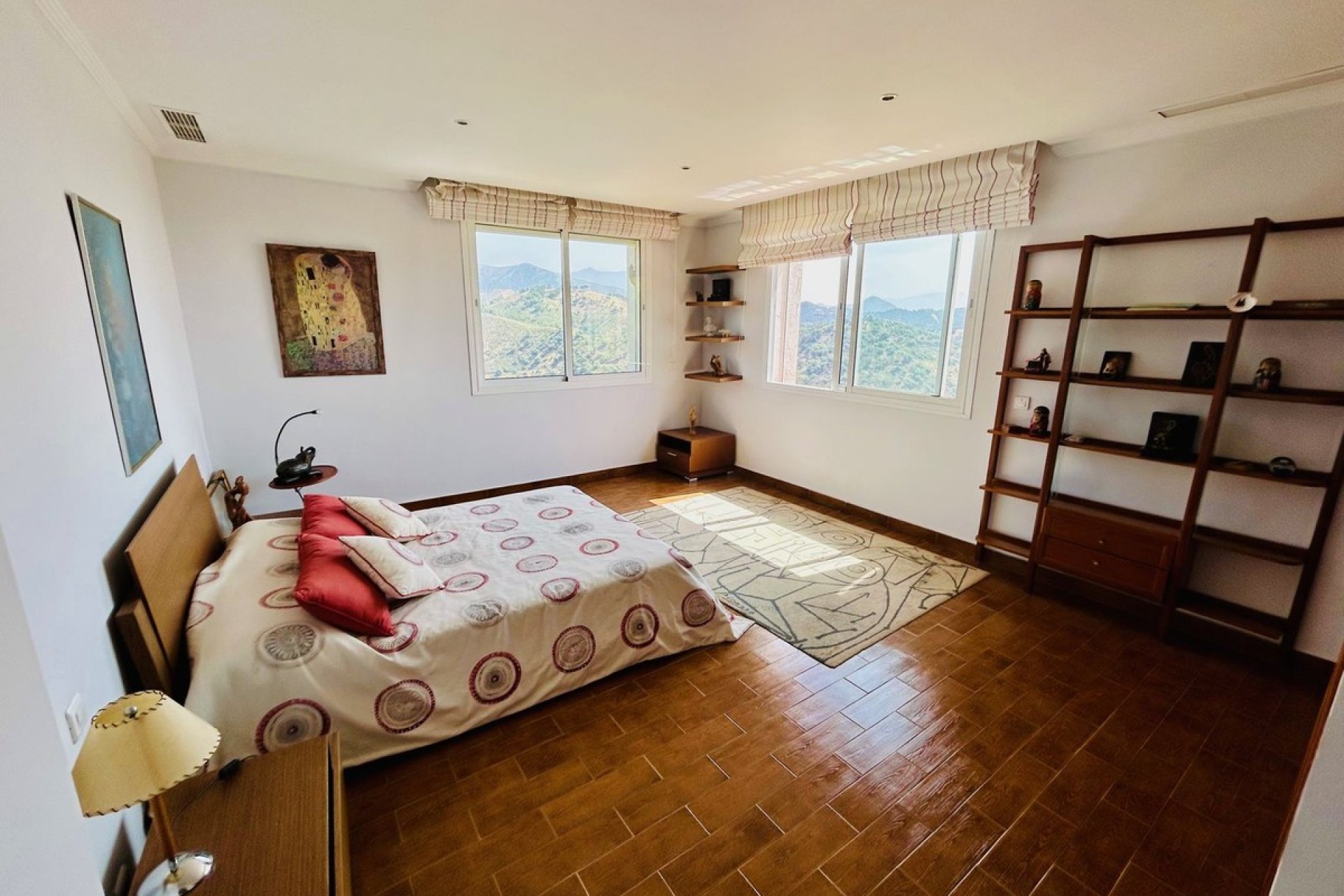 Resale - Villa - Еstepona - Costa del Sol