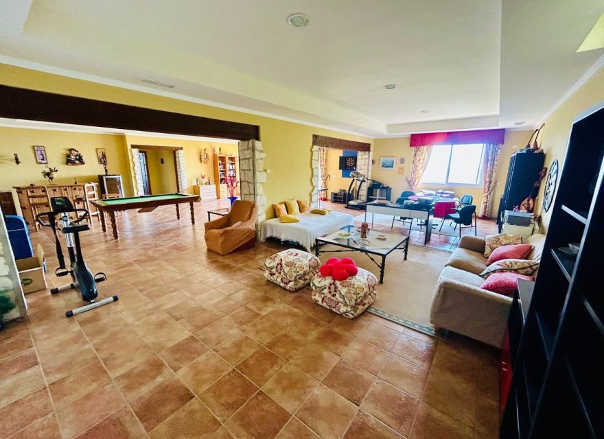 Resale - Villa - Еstepona - Costa del Sol