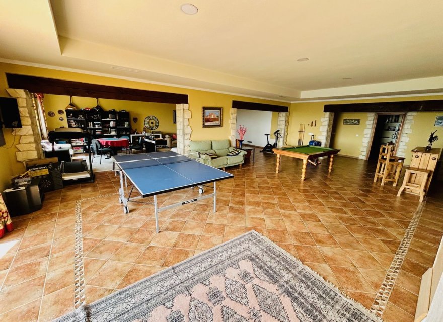 Resale - Villa - Еstepona - Costa del Sol