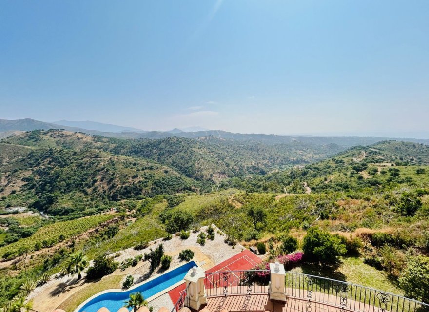 Resale - Villa - Еstepona - Costa del Sol