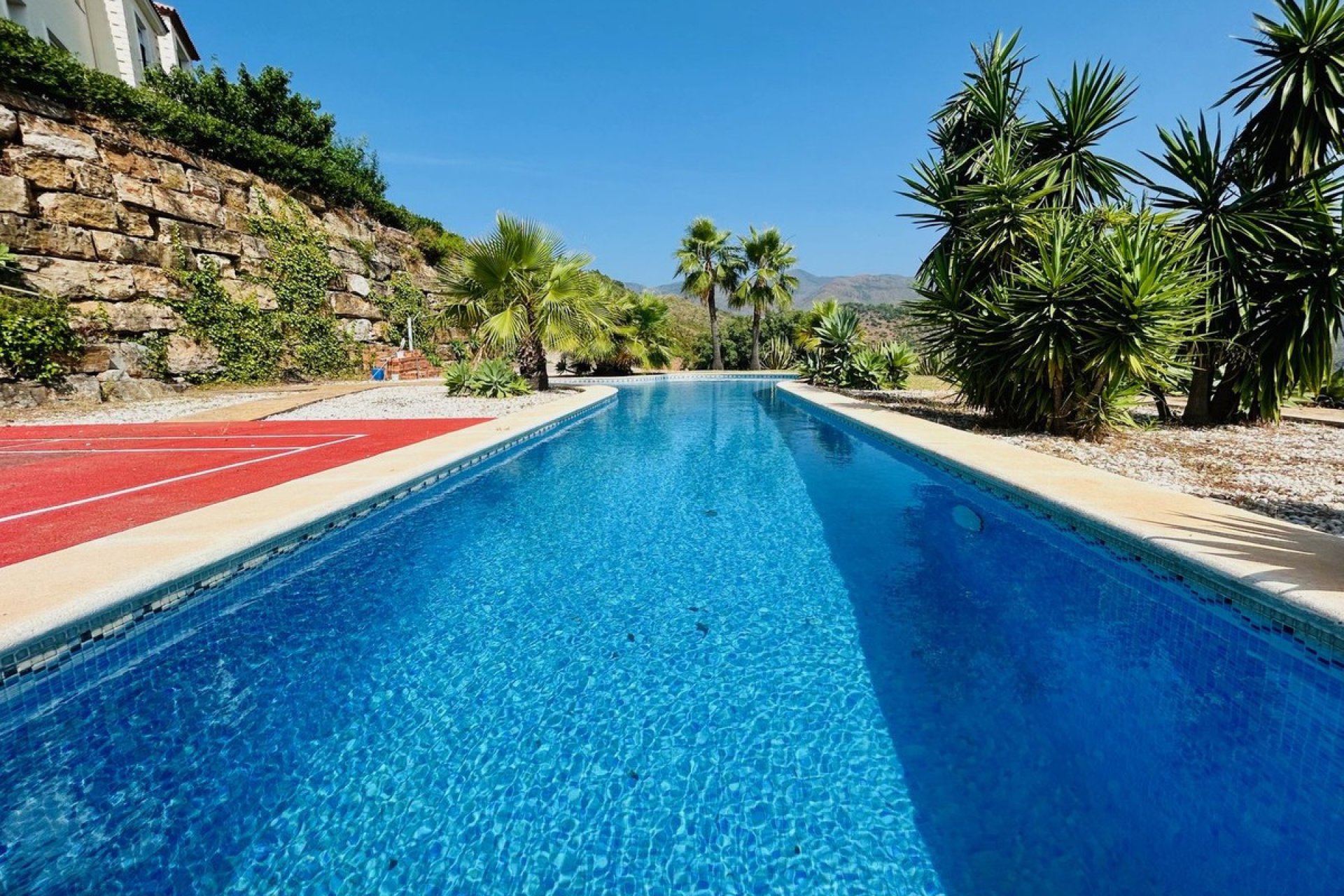 Resale - Villa - Еstepona - Costa del Sol