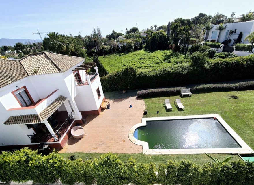 Resale - Villa - Еstepona - Costa del Sol