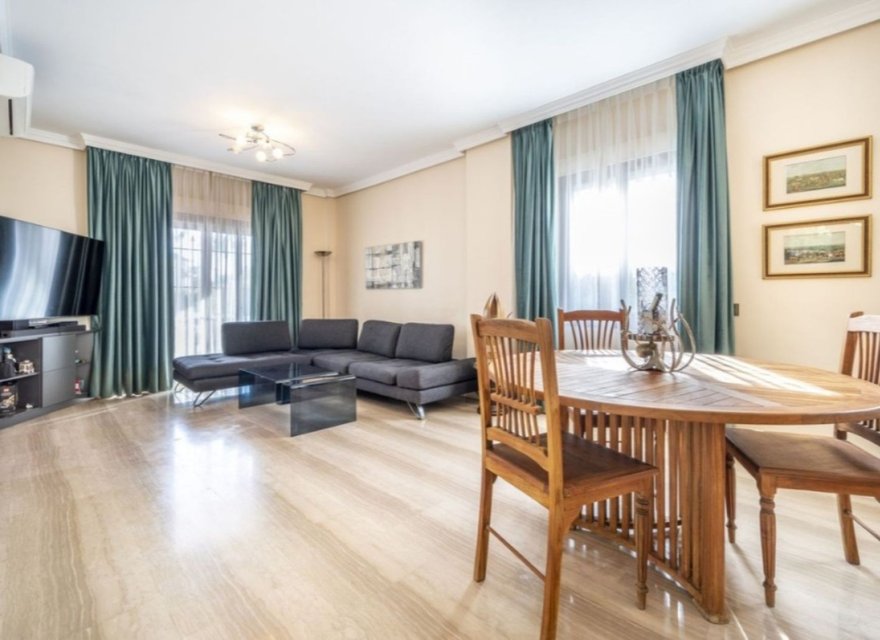 Resale - Villa - Еstepona - Costa del Sol