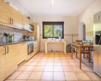 Resale - Villa - Еstepona - Costa del Sol