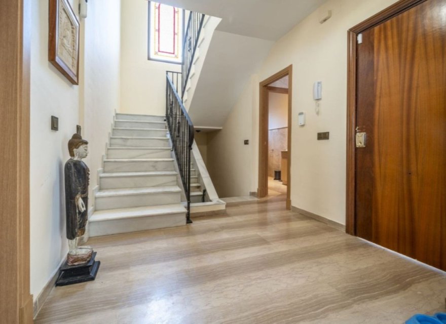 Resale - Villa - Еstepona - Costa del Sol