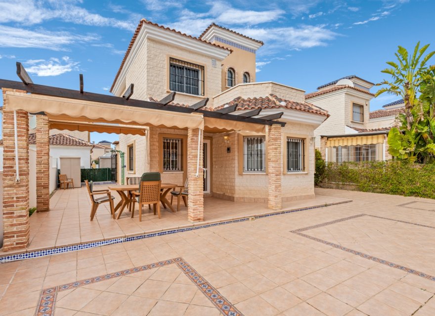 Resale - Villa - Guardamar del Segura