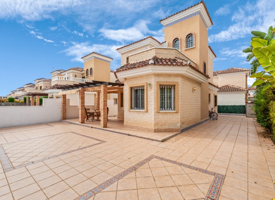 Resale - Villa - Guardamar del Segura