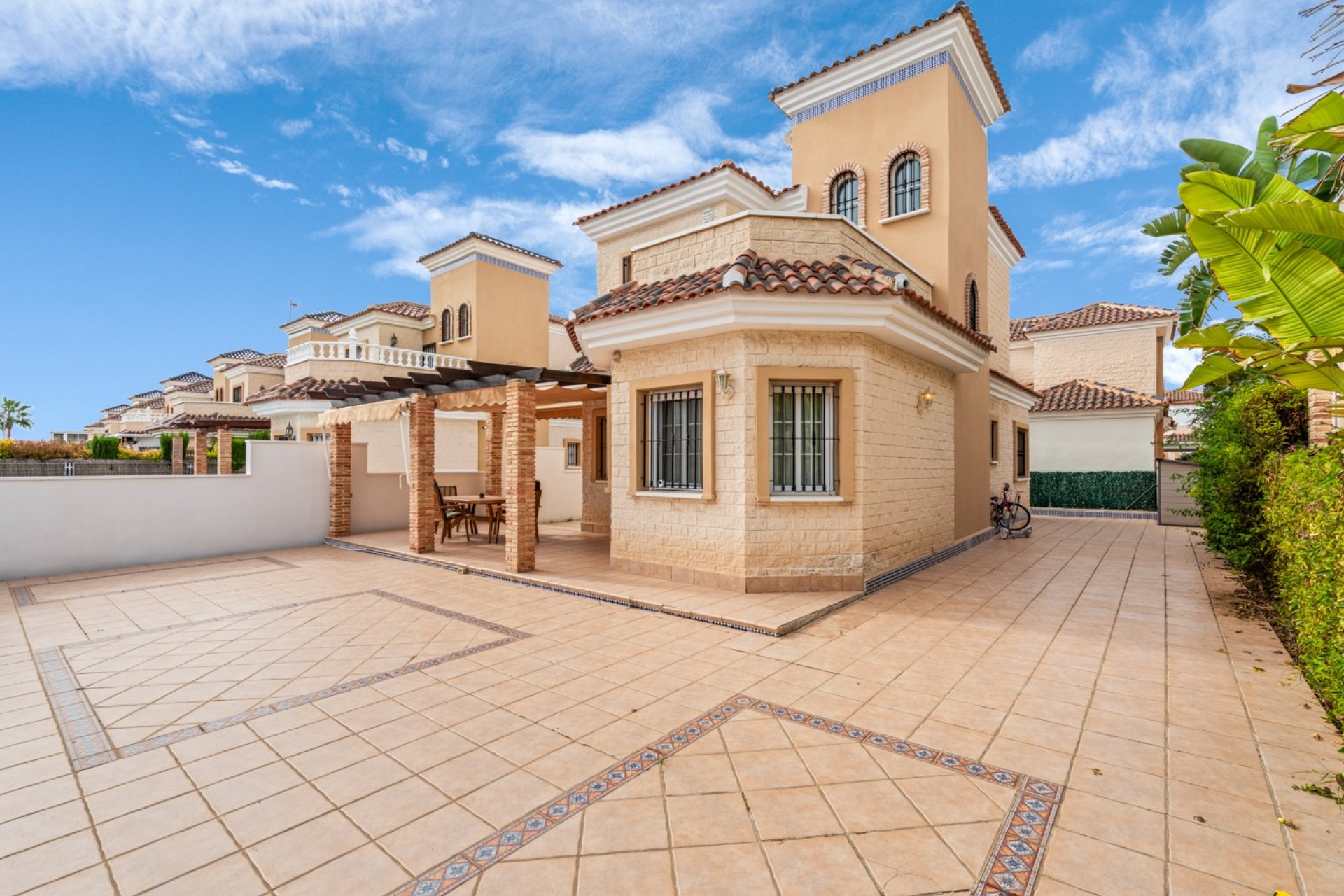 Resale - Villa - Guardamar del Segura