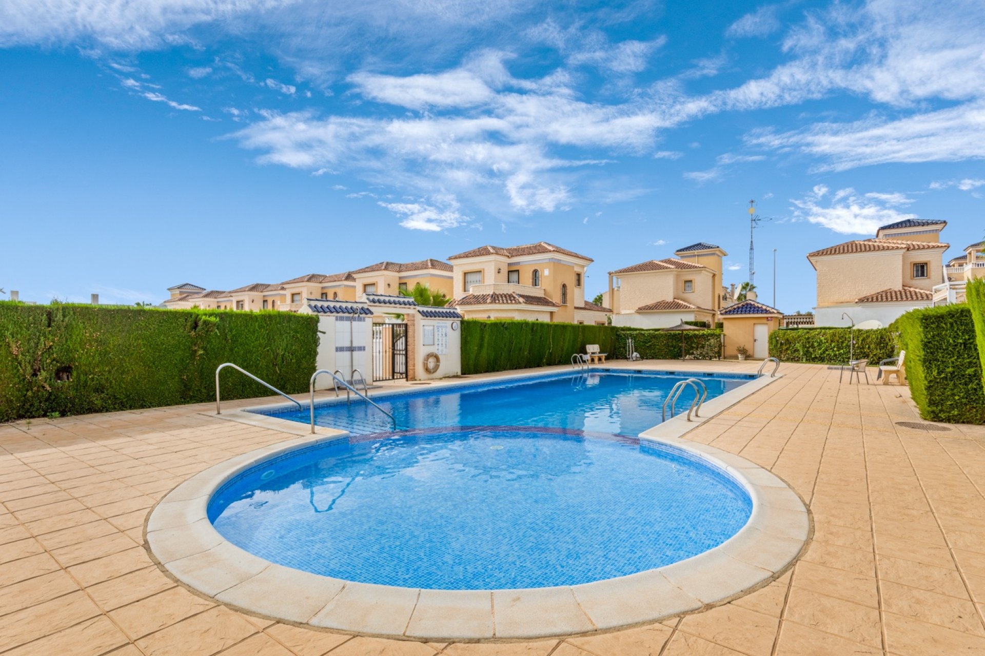 Resale - Villa - Guardamar del Segura