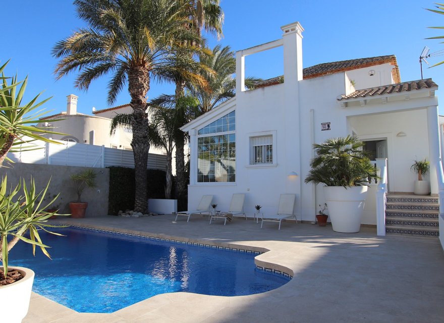 Resale - Villa - La Marina - La Marina / El Pinet