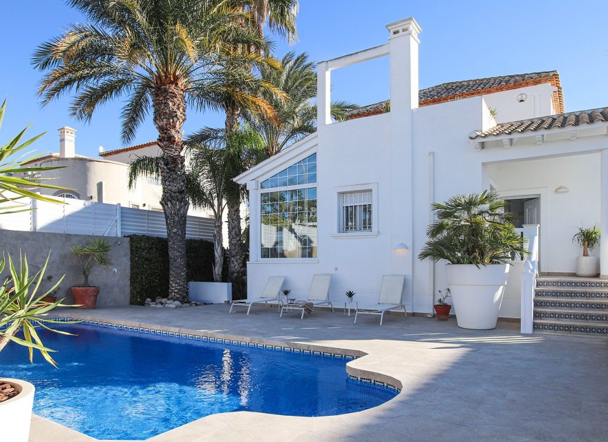 Resale - Villa - La Marina - La Marina / El Pinet