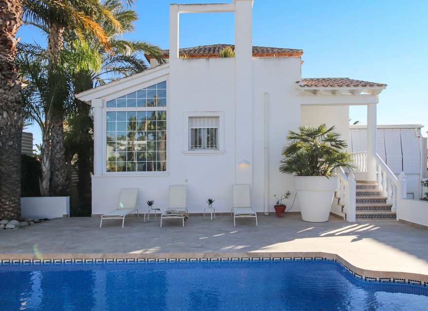 Resale - Villa - La Marina - La Marina / El Pinet