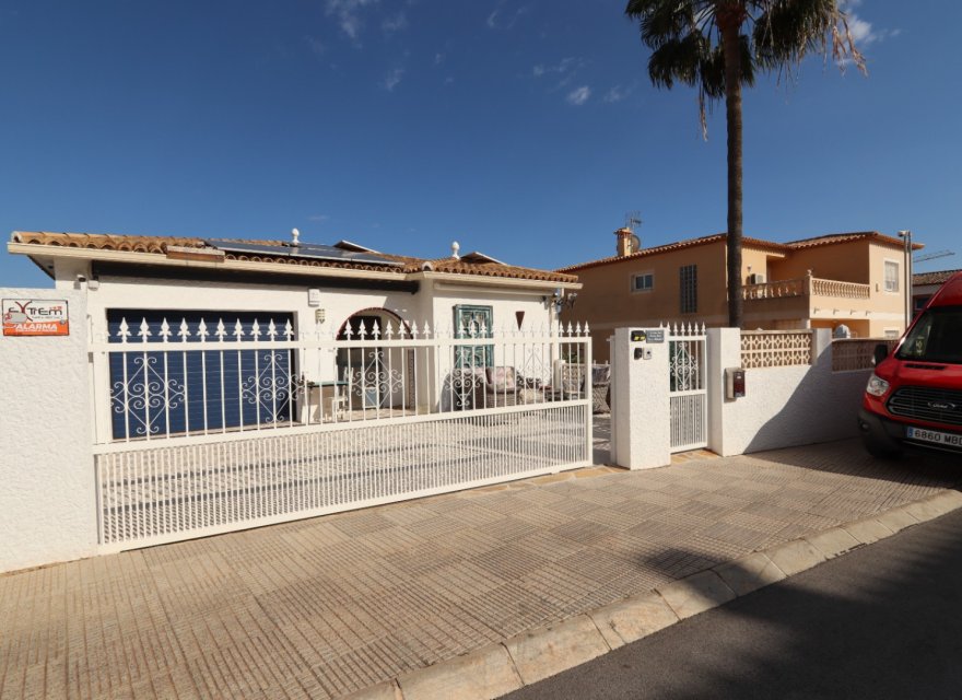 Resale - Villa - La Nucía - Costa Blanca