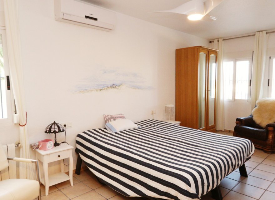 Resale - Villa - La Nucía - Costa Blanca