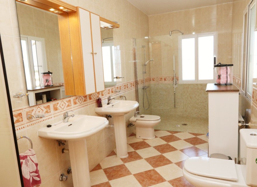 Resale - Villa - La Nucía - Costa Blanca