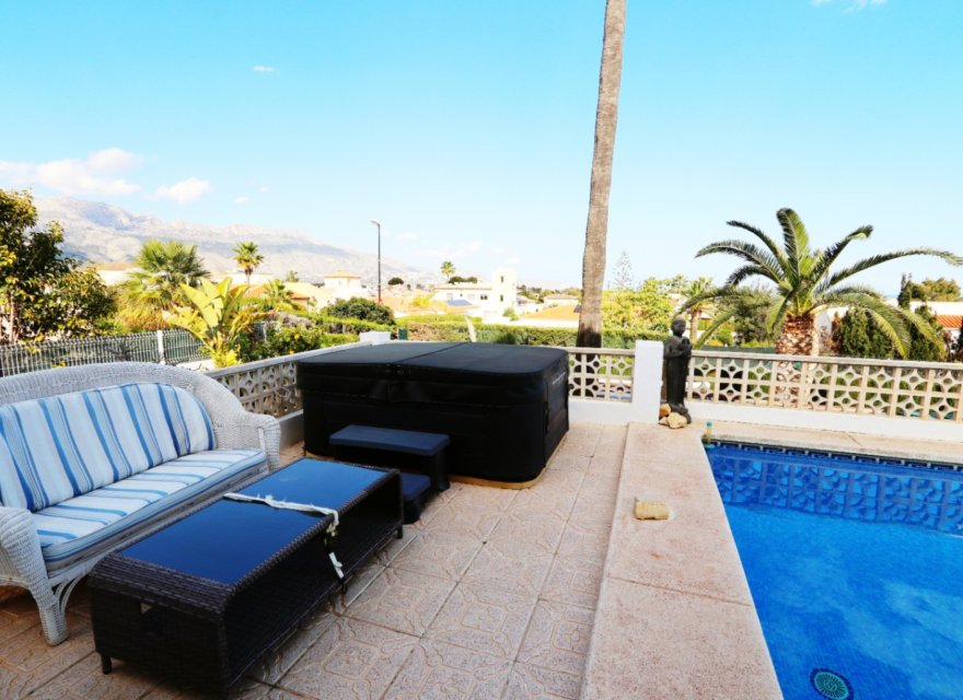 Resale - Villa - La Nucía - Costa Blanca