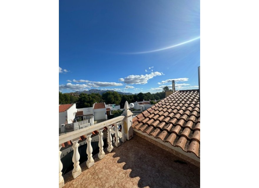 Resale - Villa - La Nucía - Costa Blanca