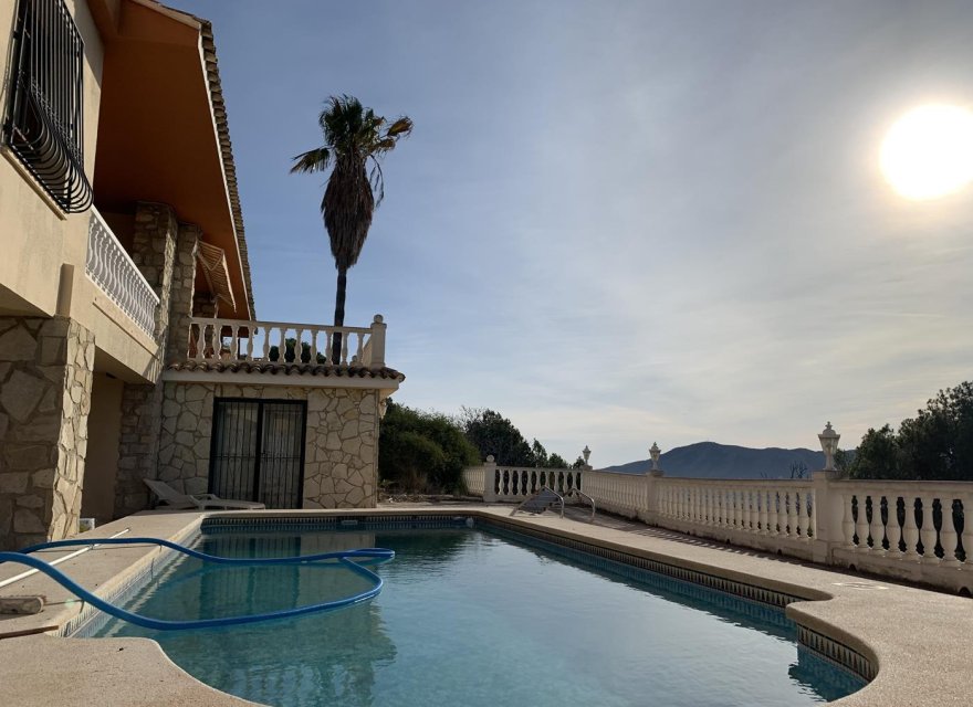 Resale - Villa - La Nucía - Costa Blanca