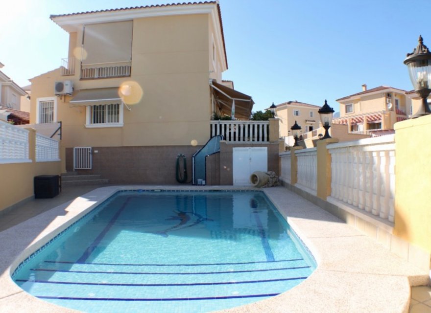 Resale - Villa - La Nucía - Urbanisations