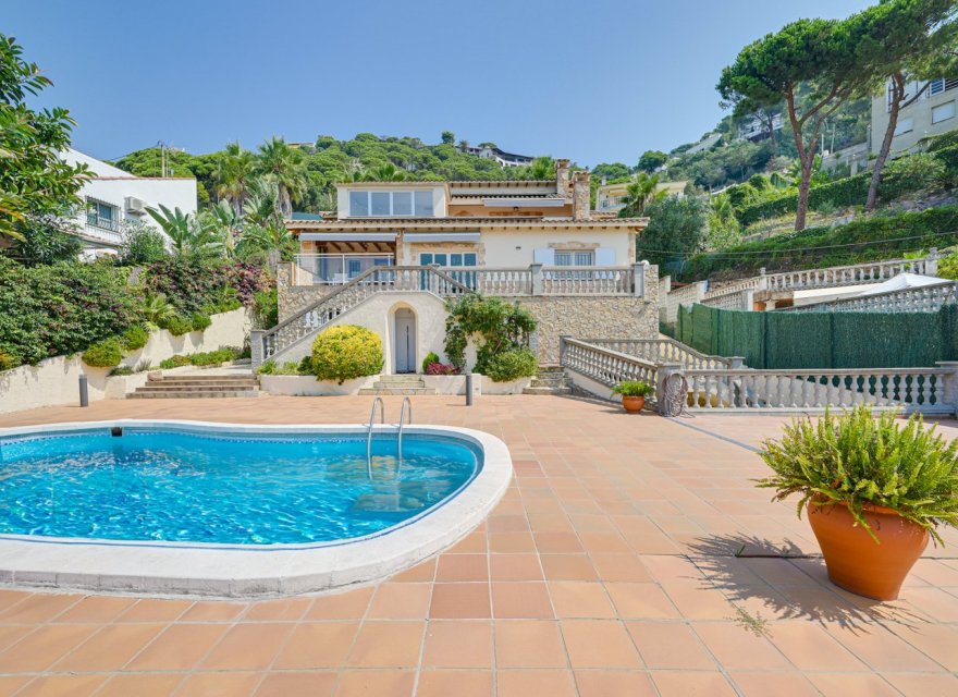 Resale - Villa - Lloret de Mar