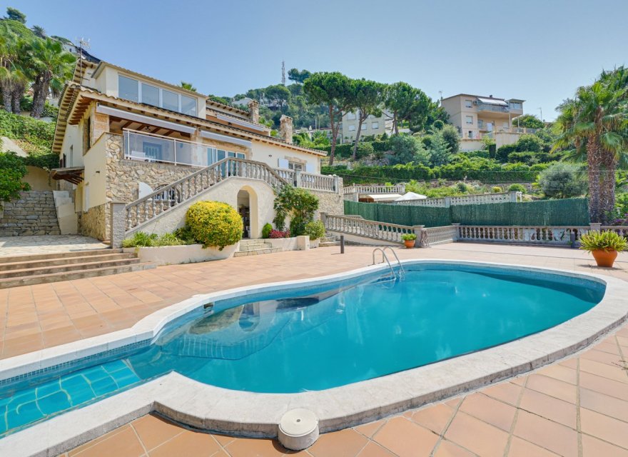 Resale - Villa - Lloret de Mar