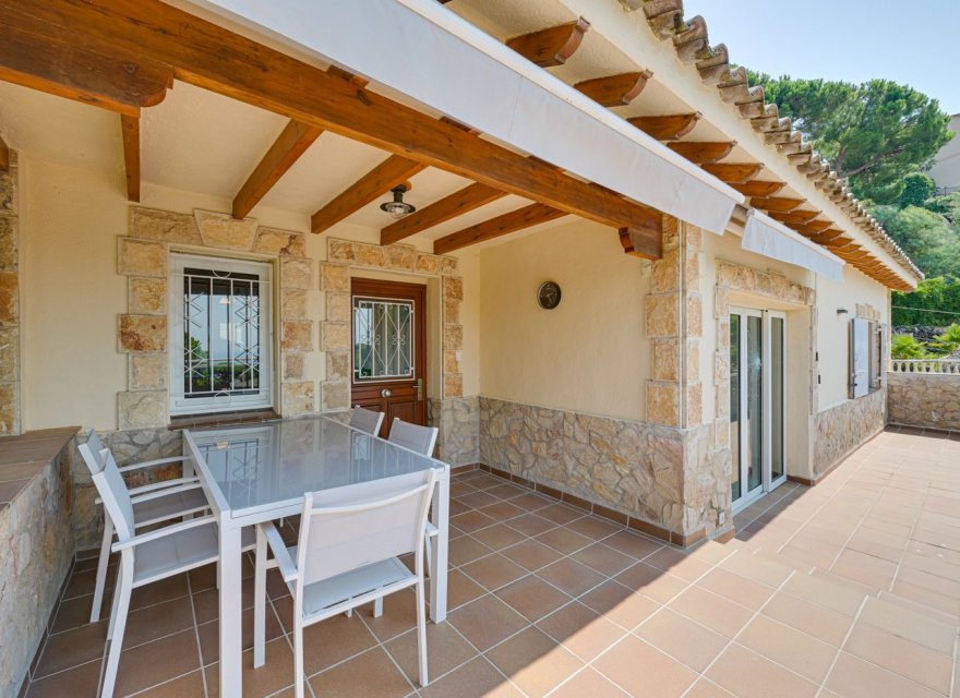 Resale - Villa - Lloret de Mar