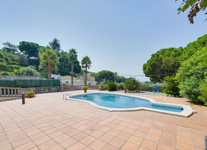 Resale - Villa - Lloret de Mar