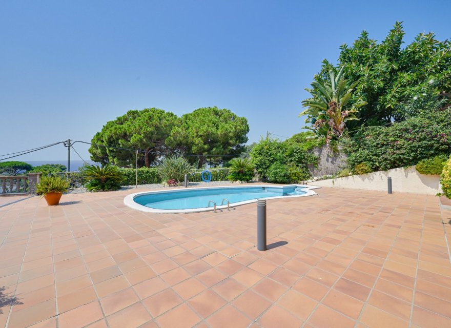 Resale - Villa - Lloret de Mar