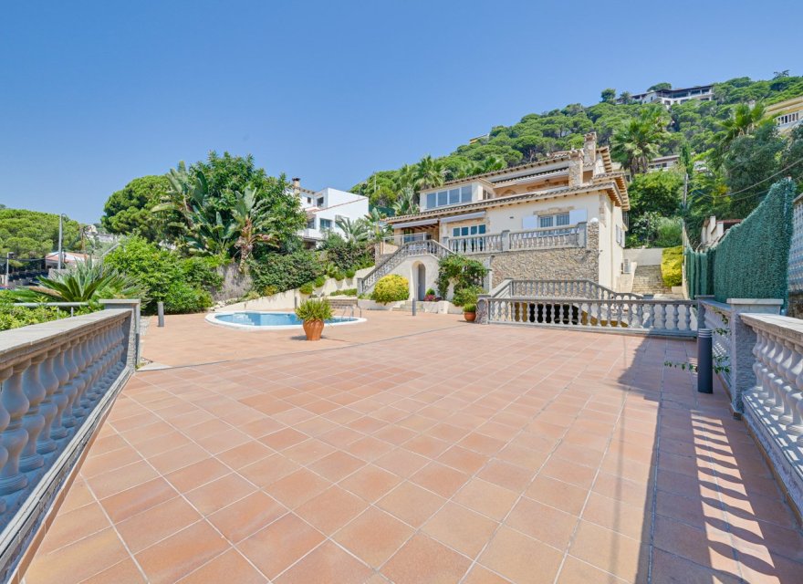 Resale - Villa - Lloret de Mar