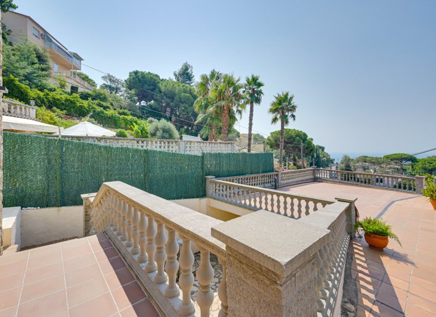 Resale - Villa - Lloret de Mar