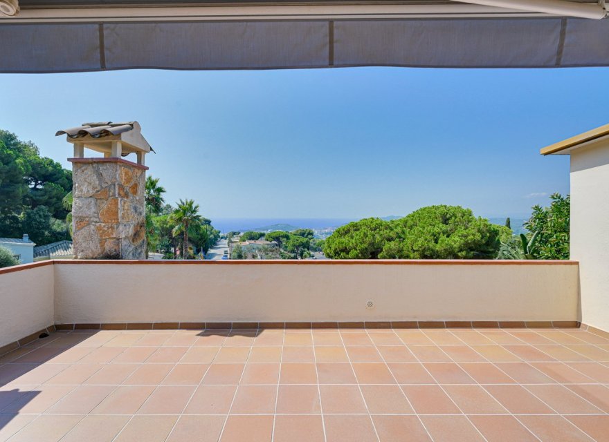 Resale - Villa - Lloret de Mar