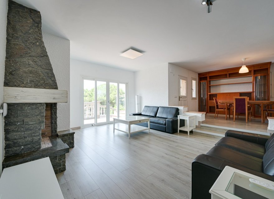 Resale - Villa - Lloret de Mar