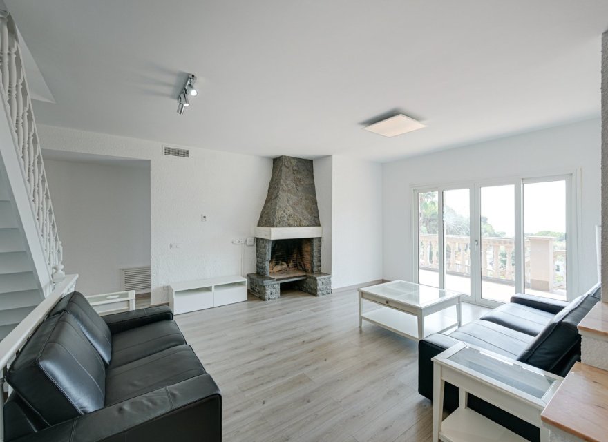 Resale - Villa - Lloret de Mar