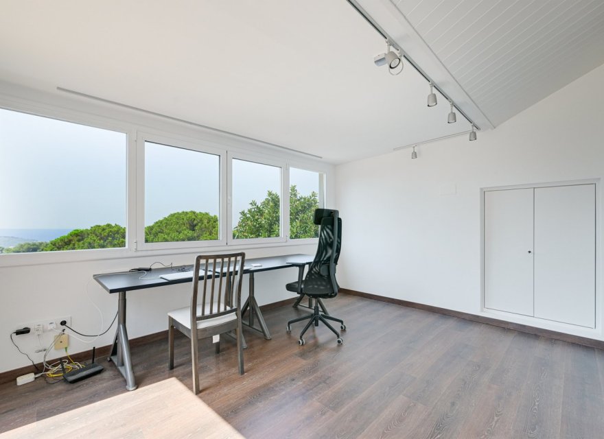 Resale - Villa - Lloret de Mar