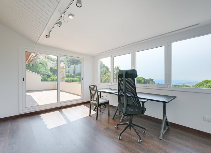 Resale - Villa - Lloret de Mar