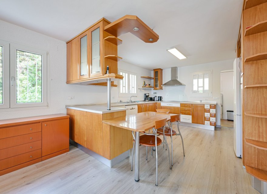 Resale - Villa - Lloret de Mar