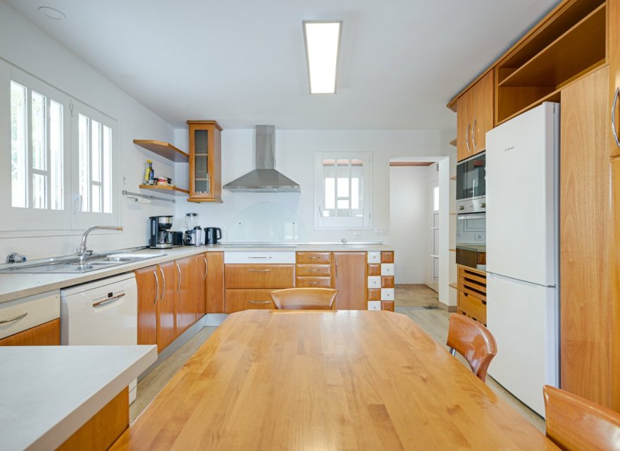 Resale - Villa - Lloret de Mar