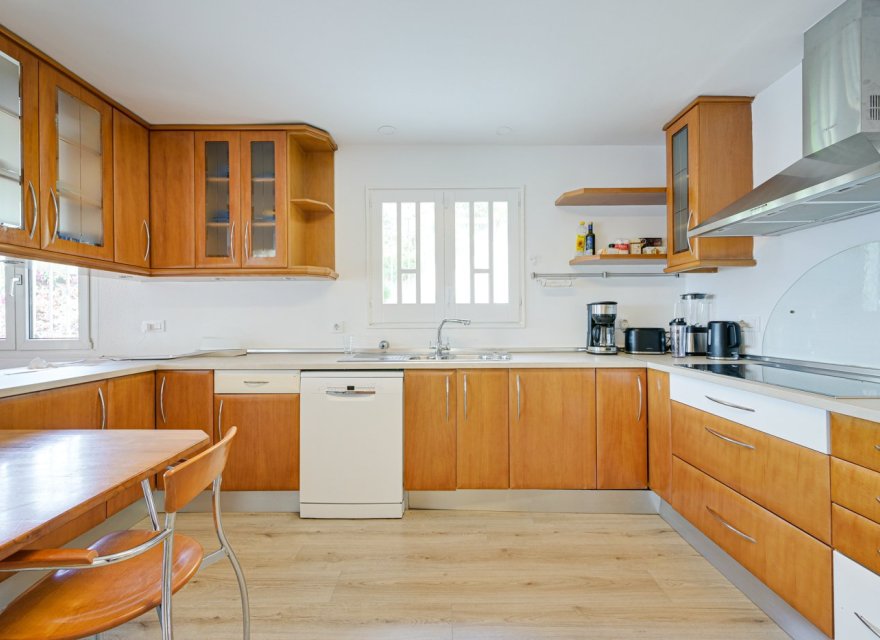 Resale - Villa - Lloret de Mar