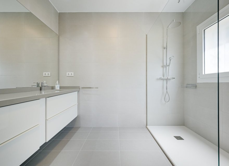 Resale - Villa - Lloret de Mar