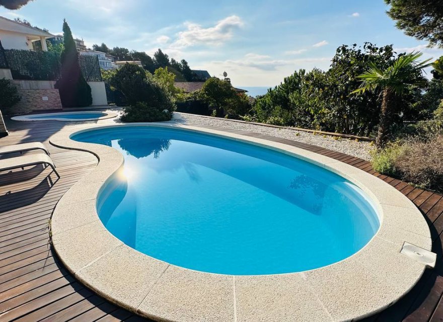 Resale - Villa - Lloret de Mar