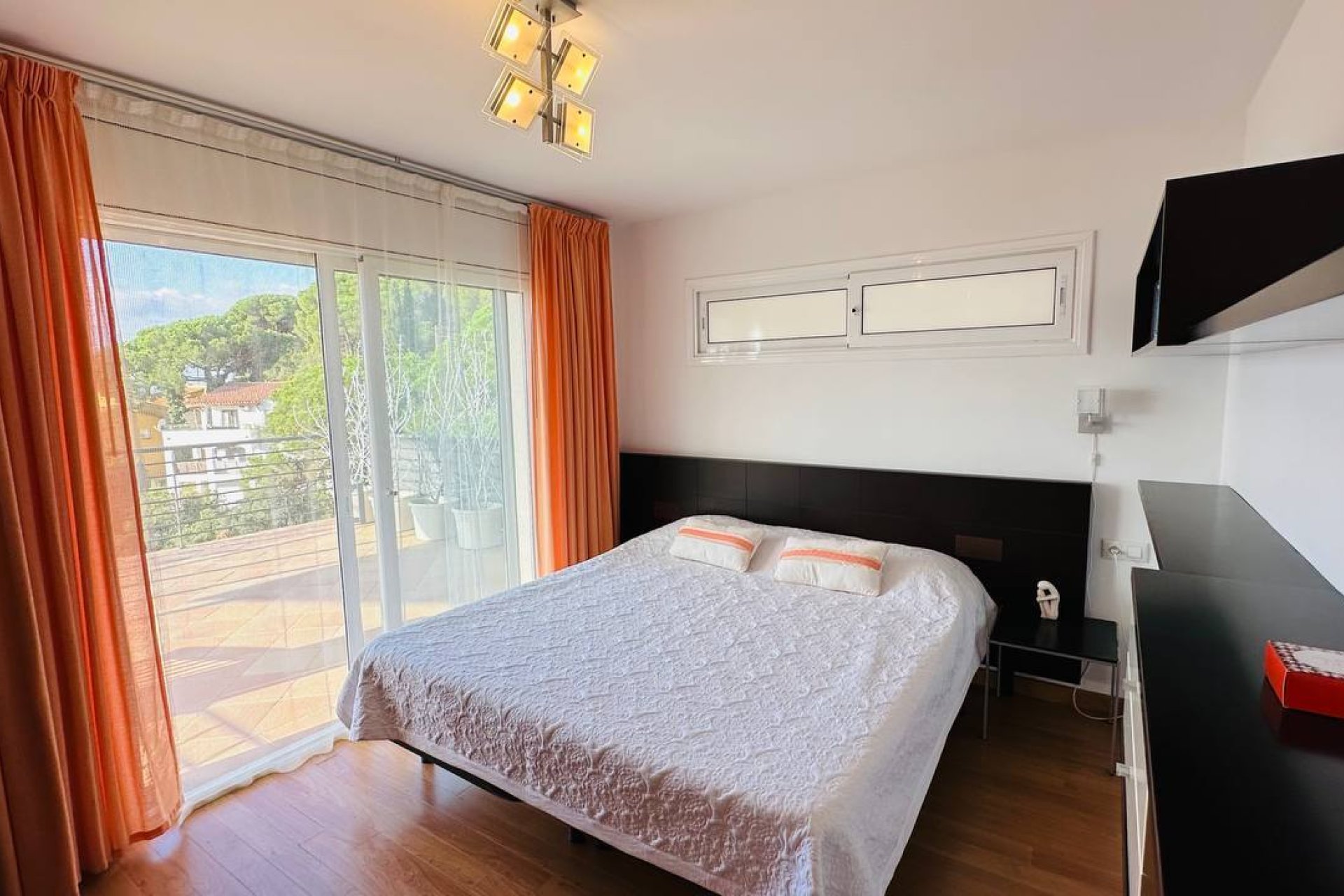 Resale - Villa - Lloret de Mar