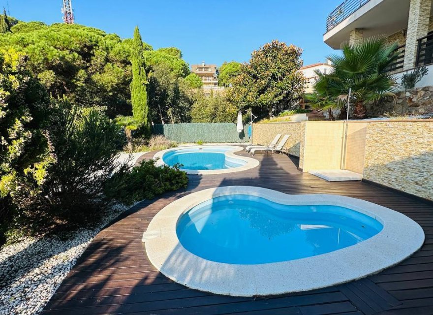 Resale - Villa - Lloret de Mar